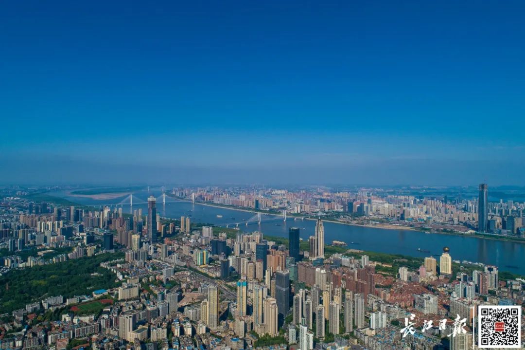 全国两会代表委员热议:以武汉为中心,引领长江中游城市群一体化发展